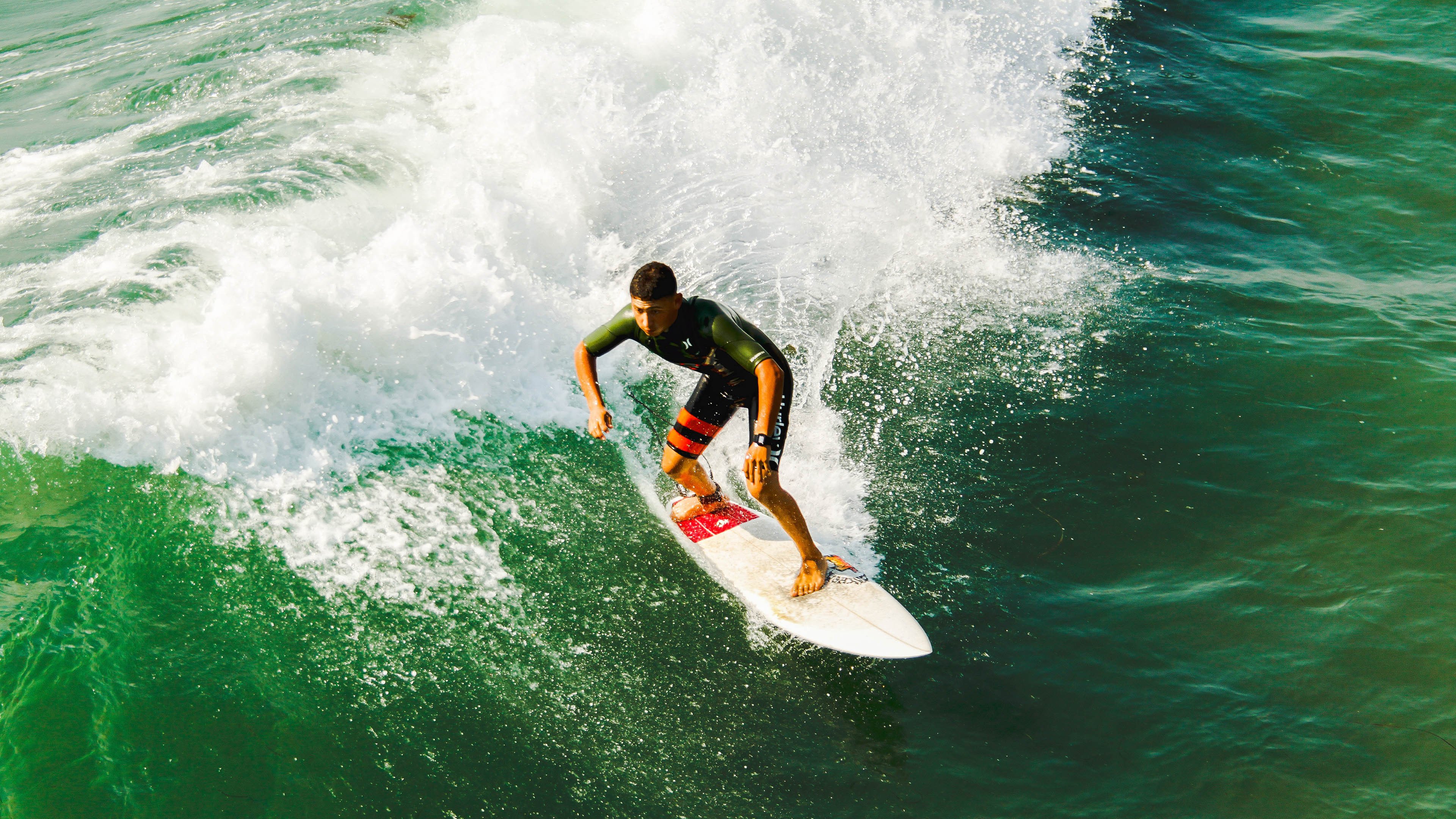 卡塞米罗爆发，拜仁正面击溃秘鲁，当足球成为地缘政治的隐喻